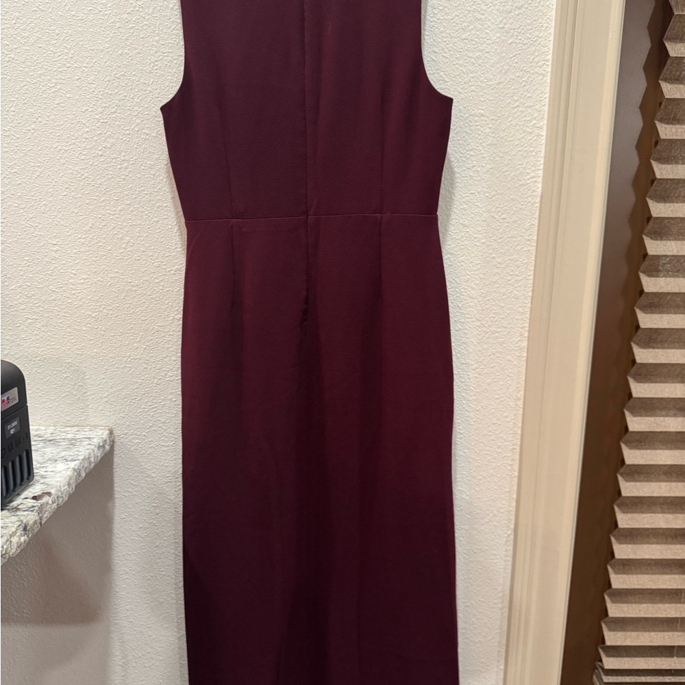 Excellent Condition Elegant Burgundy Sleeveless Dress